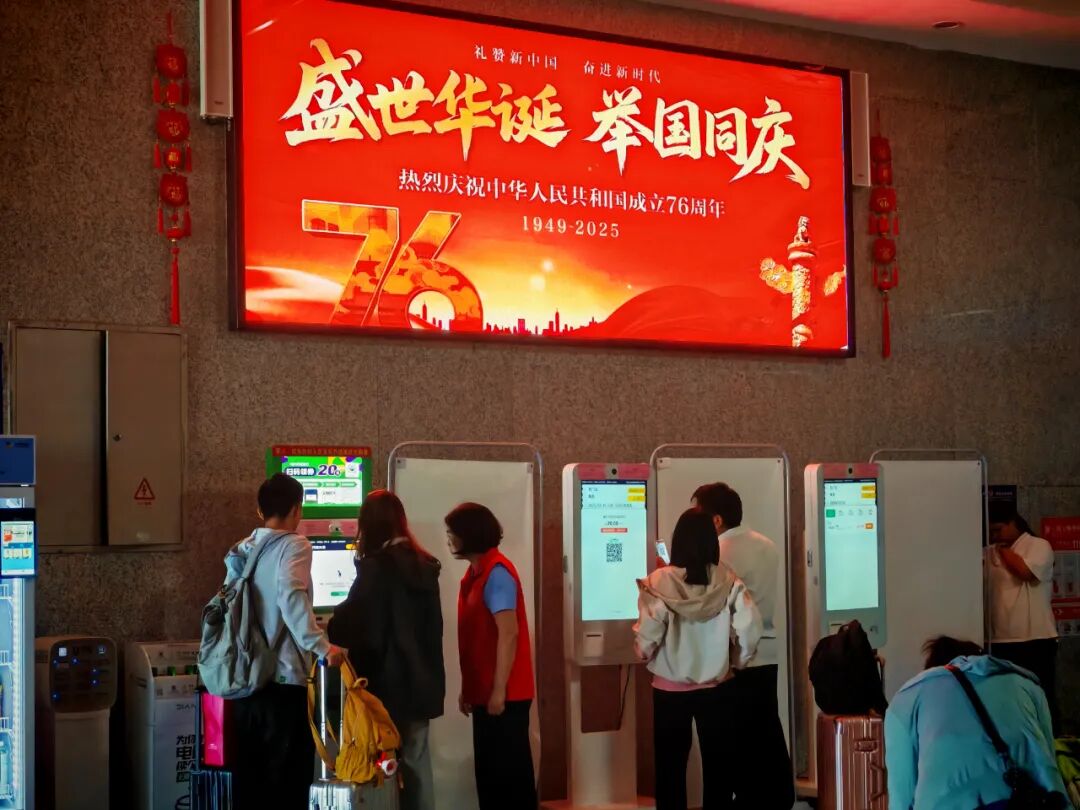 43.6萬人次！洛陽交運集團圓滿完成“雙節(jié)”黃金周旅客運輸任務(wù)
